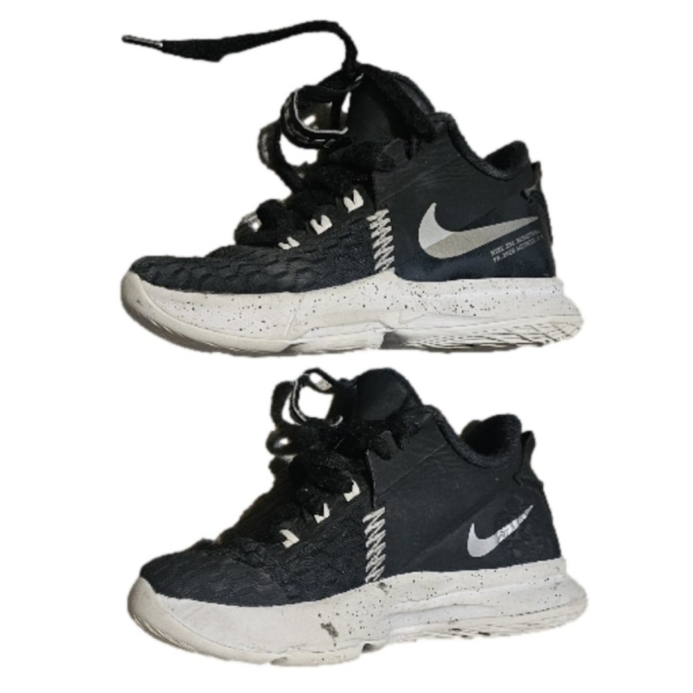 Nike Kids Lebron Witness 5 Basketball Shoes